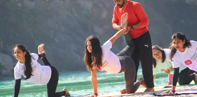 200 hour yoga teacher training in india